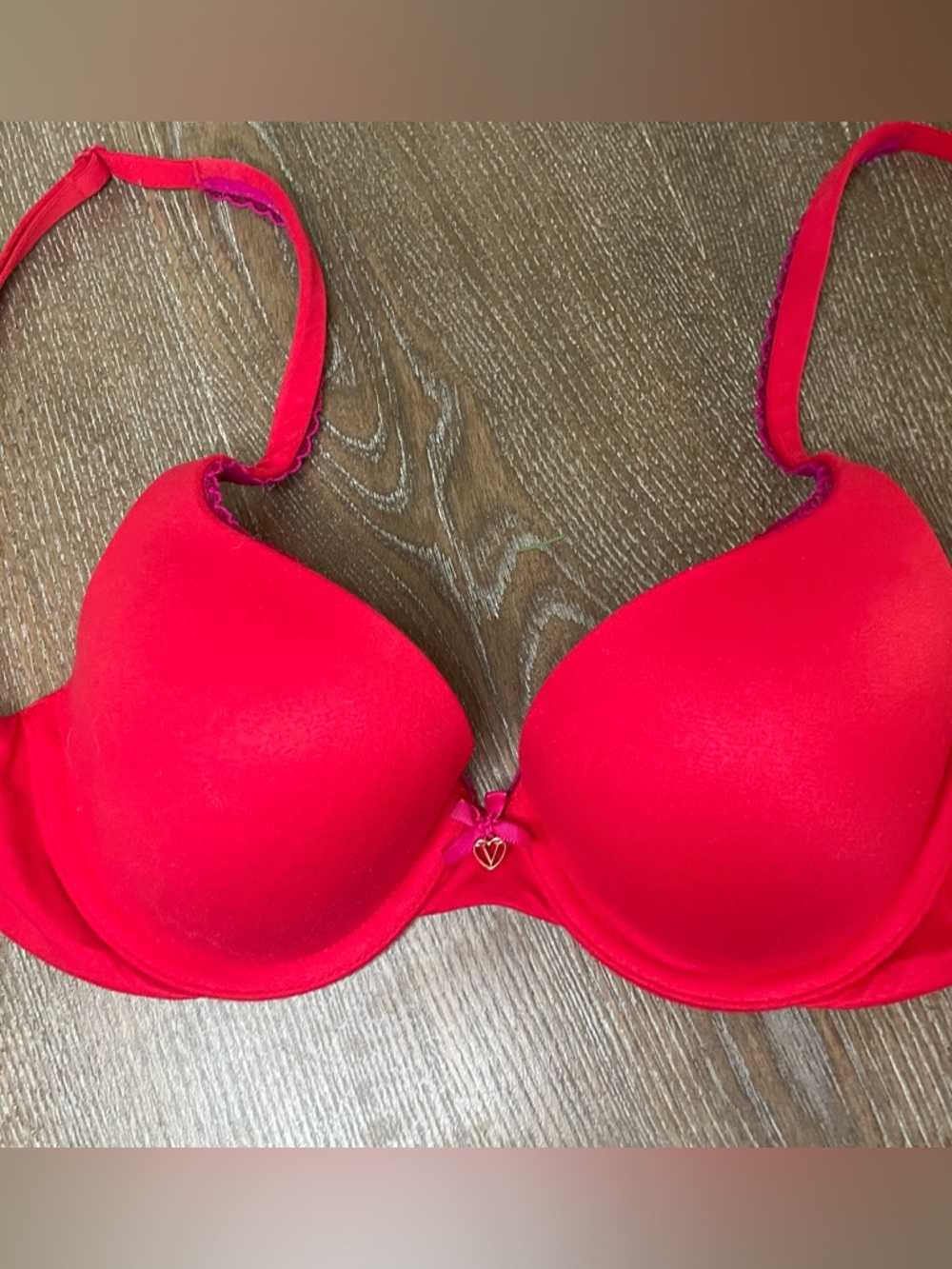 Victoria’s Secret Body by Victoria Red Push Up Bra 32B